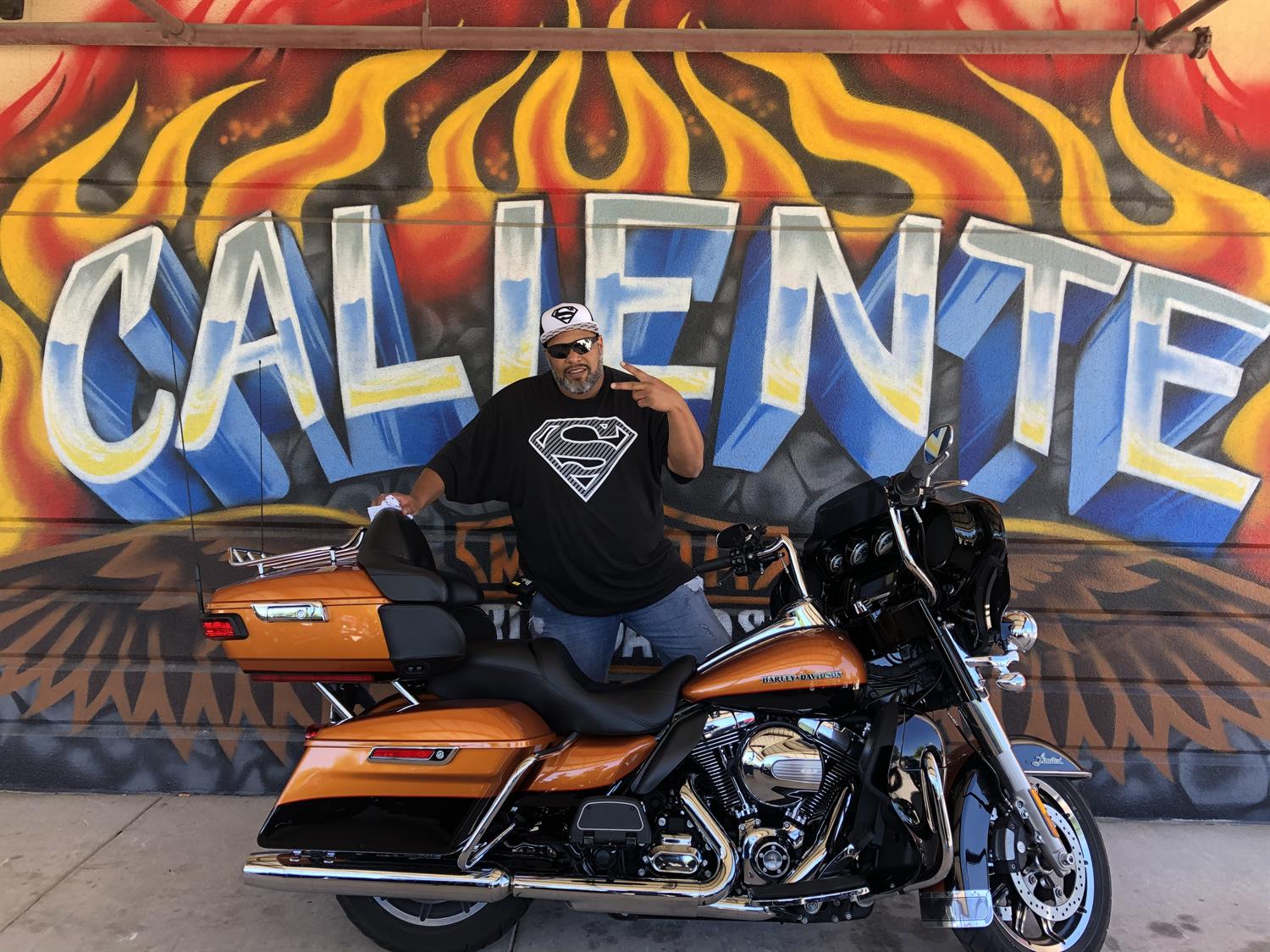 Pin on Caliente Harley-Davidson Riders